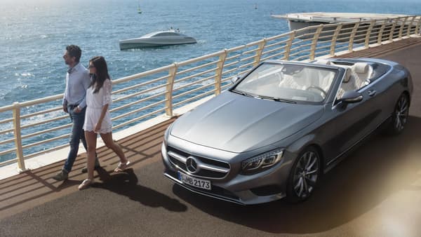Du "lifestyle", une panoplie complète, c'est ce que Mercedes-Benz propose à ses clients les plus fortunés avec ce yacht.