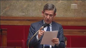 L'émotion du député Courson évoquant son père et son grand-père à l'Assemblée