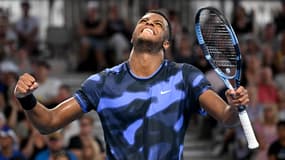 La joie de Giovanni Mpetshi Perricard après sa victoire contre Jakub Mensik (7-5, 7-6) à Brisbane, le 3 janvier 2025