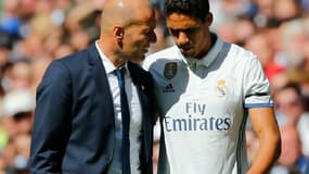 Zinedine Zidane et Raphaël Varane