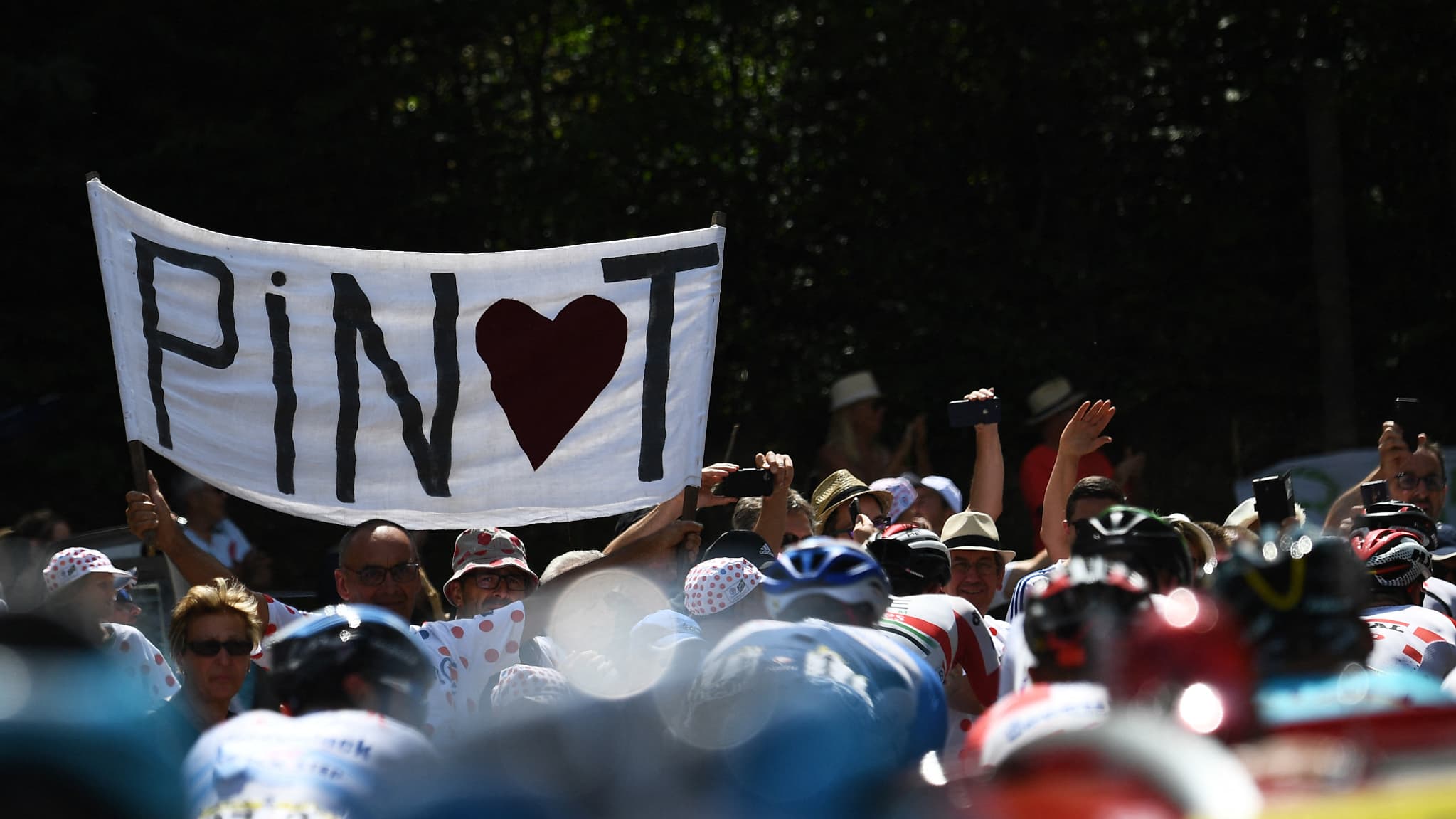 Une banderole pour Thibaut Pinot lors du Tour de France 2019