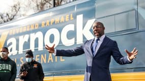 Le candidat au Sénat américain Raphael Warnock à Marietta, en Géorgie, le 5 janvier 2020, jour de l'élection