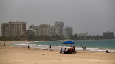 Un vent de sable du désert du Sahara enveloppe la ville de San Juan, à Porto Rico, le 22 juin 2020