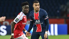 Nathanaël Mbuku face à Kylian Mbappé