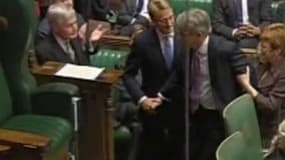 Royaume-Uni: pourquoi le Speaker est-il trainé jusqu'à sa chaise ? 