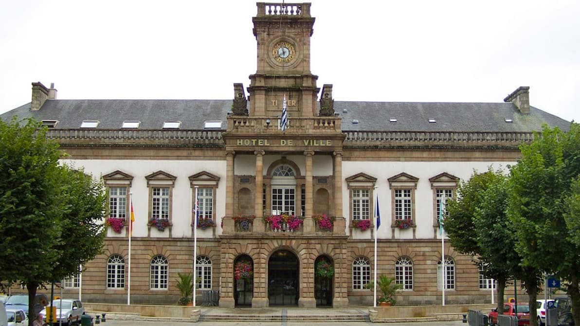 L'Hôtel de ville de Morlaix. L'Hôtel de ville de Morlaix.