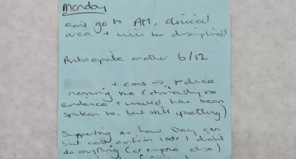 Les notes manuscrites retrouvées après l'arrestation de l'infirmière Les notes manuscrites retrouvées après l'arrestation de l'infirmière