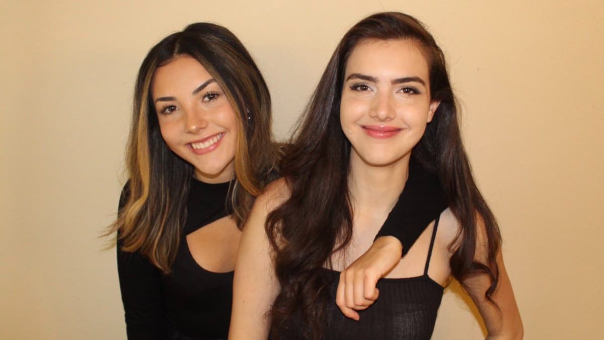 Andrea et Alexandra Botez, les soeurs canadiennes qui gèrent la plus grosse chaîne Twitch pour des joueuses d'échecs