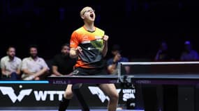 Felix Lebrun exulte lors de sa victoire contre le Japonais Shunsuke Togami (9-11, 11-8, 11-5, 4-11, 11-8), le 5 juillet 2025 au Grand Smash de Las Vegas