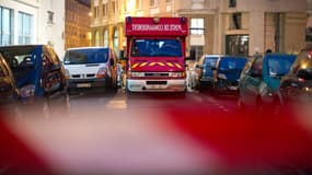 Les pompiers ont mis deux heures pour maîtriser l'incendie dans un immeuble à Neuilly. (Image d'illustration)