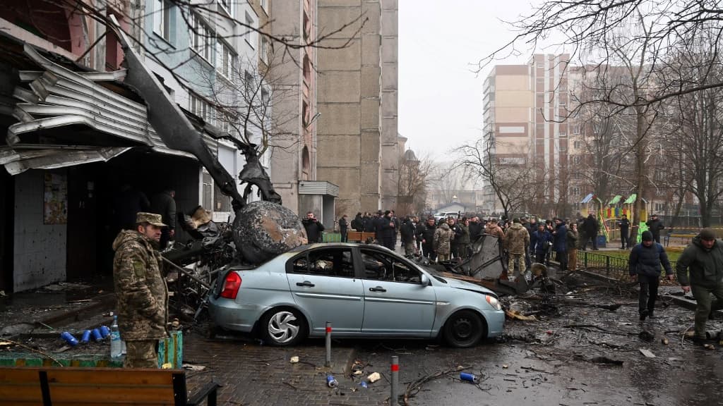 Les images du crash de l'hélicoptère du ministre ukrainien en banlieue de Kiev Les images du crash de l'hélicoptère du ministre ukrainien en banlieue de Kiev