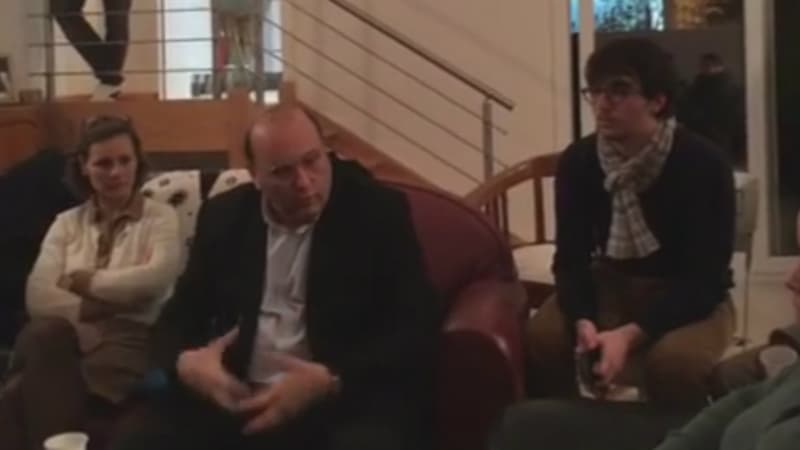 Julien Dray en pleine réunion d'appartement. 