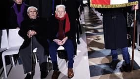 Robert Birenbaum avec un autre ancien membre des FTP-MOI à la panthéonisation de Missak et Melinée Manouchian, le 21 février 2024