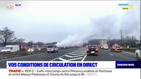 Massy: un poids lourd prend feu sur l'A10, l'autoroute coupée