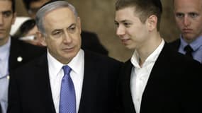 Le Premier ministre israélien Benjamin Netanyahu et son fils Yair, le 18 mars 2015.