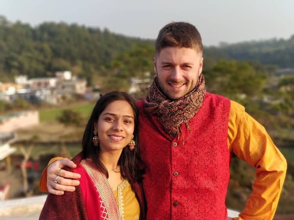 Loïc et Rashmi lors de leurs fiançailles en Inde en décembre 2019. Loïc et Rashmi lors de leurs fiançailles en Inde en décembre 2019.