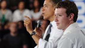 Barack Obama et Mark Zuckerberg lors d'une rencontre dans les locaux de Facebook, en 2011. 