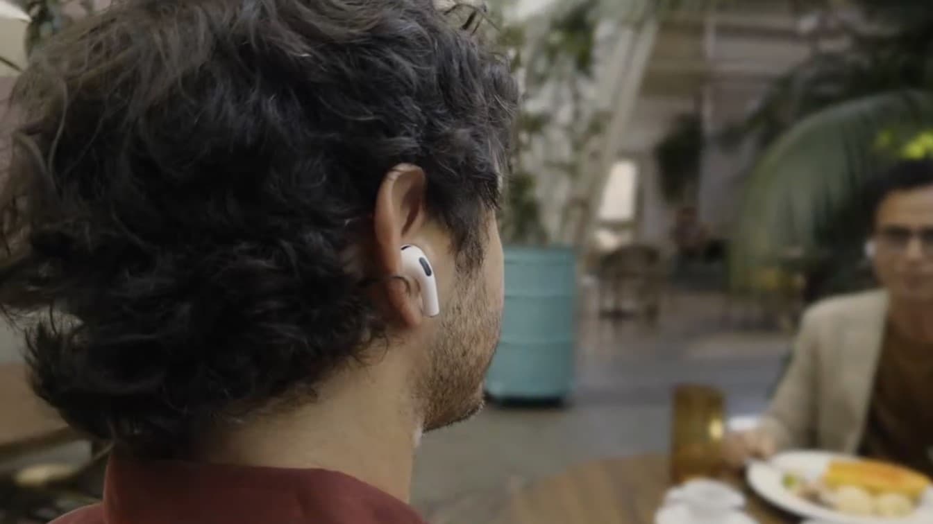 AIRPODS PRO 3, D'APPLE: ON A TESTÉ SA TRADUCTION EN DIRECT, ELLE FONCTIONNE PLUTÔT BIEN, MAIS VOUS ALLEZ DEVOIR ENCORE L'ATTENDRE