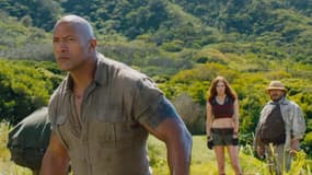 Dwayne Johnson, Karen Gillan et Jack Black dans "Jumanji: bienvenue dans la jungle"