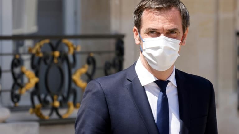 Le ministre de la Santé Olivier Véran à la sortie de l'Elysée, le 9 juin 2021 à Paris