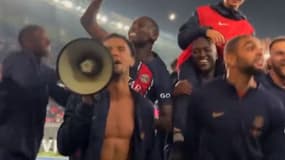 Layvin Kurzawa, Randal Kolo Muani et Ousmane Dembélé insultent les Marseillais lors des célébrations après PSG-OM (4-0, 6e journée de Ligue 1), le 24 septembre 2023
