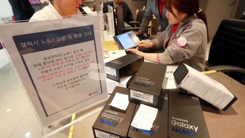 Le premier fabricant mondial de smartphones, dont le chiffre d'affaires représente environ 17% du PIB sud-coréen, a retiré du marché définitivement sa "phablette", lancée en août 2016.