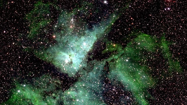 L’équipe d'astronomes menée par le professeur Rolf Chini a passé ces clichés au peigne fin pour y détecter des objets de luminosité variable.