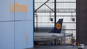 Un avion de la compagnie allemande Lufthansa pris en photo en septembre 2022 à l'aéroport de Francfort 