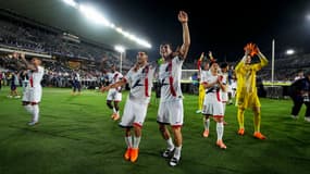Achraf Hakimi et Fabian Ruiz célèbrent la victoire du PSG à Barcelone (1-2, Ligue des champions), le 1er octobre 2025