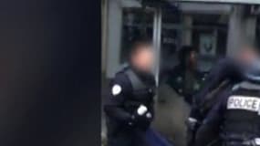 Capture d'écran de la vidéo montrant un lycéen frappé par un policier