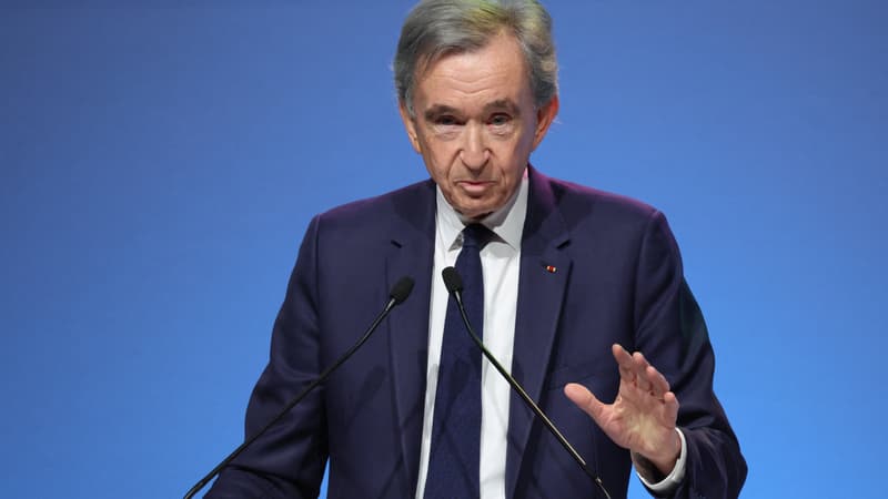 "Une cascade de holdings": Bernard Arnault soumis à un redressement fiscal de 22,5 millions d'euros