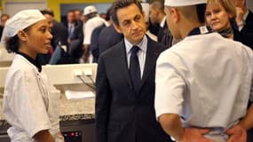 Nicolas Sarkozy lors d'une visite au Campus des métiers et de l'entreprise à Bobigny, en Seine-Saint-Denis, mardi. Le chef de l'Etat a présenté à cette occasion un plan de lutte pour l'emploi fondé à la fois sur le renforcement de la formation en alternan