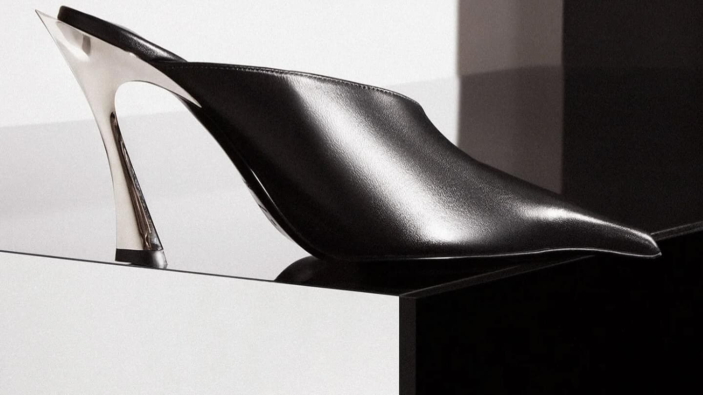 Chaussures Mugler par Casey Cadwallader,