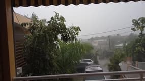 Irma touche la Guadeloupe, à Saint-François  - Témoins BFMTV