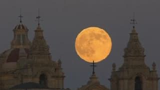 Une "super Lune" est passée dans le ciel cette nuit