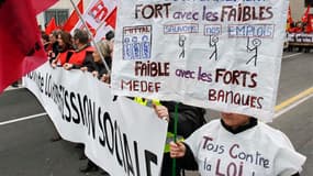 Des dizaines de milliers de manifestants se sont mobilisés mardi pour dénoncer la réforme du marché du travail à l'appel des syndicats CGT, FO, FSU et Solidaires, comme ici à Lyon. Les frères ennemis de la CGT et de Force ouvrière ont même défilé même ens