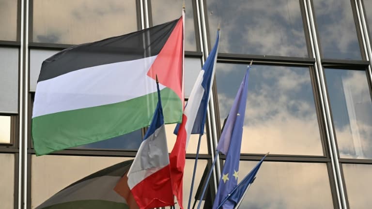 UNE ASTREINTE FINANCIÈRE INFLIGÉE À MALAKOFF JUSQU'AU RETRAIT DU DRAPEAU PALESTINIEN