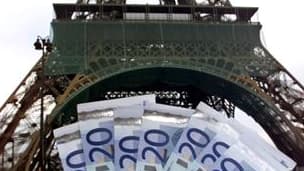 Dans une étude publiée lundi, l'OCDE estime que la France doit mieux contrôler ses dépenses publiques, réduire les niches fiscales inefficaces et envisager d'augmenter certains impôts comme la TVA pour réduire son déficit. /Photo d'archives/REUTERS/Charle