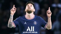 L'attaquant argentin du PSG Lionel Messi célèbre le troisième but inscrit par son équipe lors du match de Ligue des champions entre le Paris Saint-Germain et le RB Leipzig, au Parc des Princes, à Paris, le 19 octobre 2021.