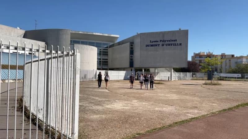 A Elancourt, les jeunes du lycée où avait été scolarisé Sefa sous le choc.