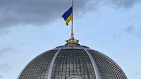 Le dôme du Parlement ukrainien à Kiev (Ukraine).