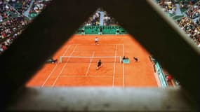 Court de tennis à Roland-Garros.