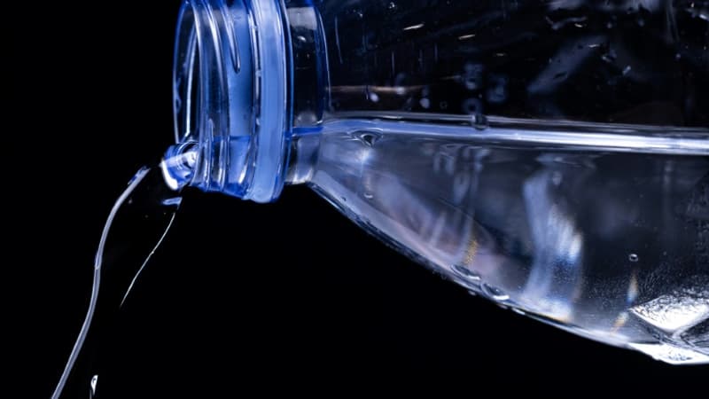 Désinfection d'eaux minérales: Foodwatch va porter plainte contre Nestlé et la maison mère de Cristaline