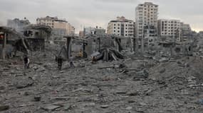 Des bâtiments détruits à Gaza, le 10 octobre 2023, après une frappe de l'armée israélienne