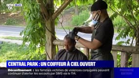 Un coiffeur a décidé de s'installer à Central Park en attendant que New York se déconfine