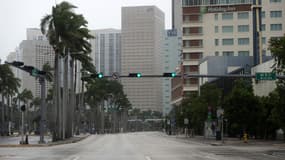 Dimanche, les vents de l'ouragan soufflent sur la Floride