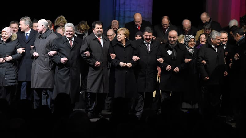 Responsables religieux et politiques allemands dont la chancelière Angela Merkel ont voulu dénoncer mardi à Berlin la montée de l'islamophobie.