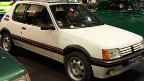 Une 205 Peugeot GTI, au salon Rétromobile, le 6 février 2013.