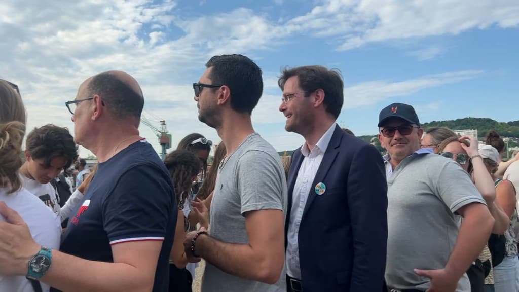 Nicolas Mayer-Rossignol a participé au record du monde de la plus grande chenille à Rouen.