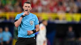 L'arbitre Michael Oliver à l'Euro 2024 en Allemagne, 29 juin 2024